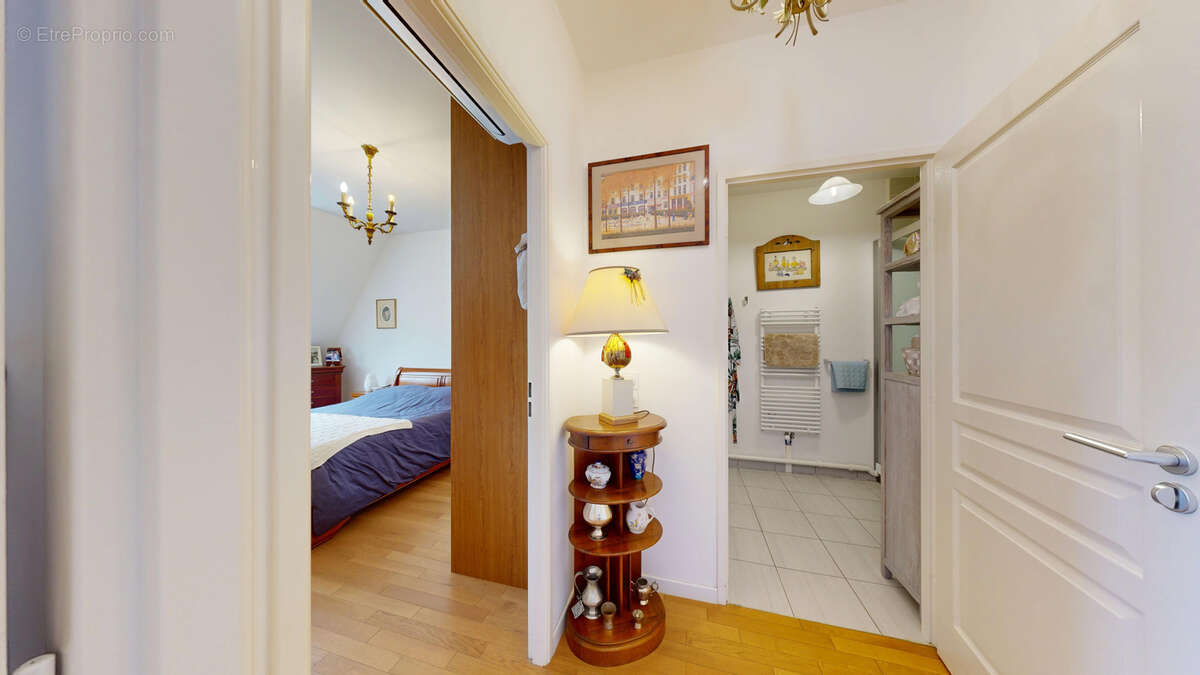 Appartement à LES CLAYES-SOUS-BOIS