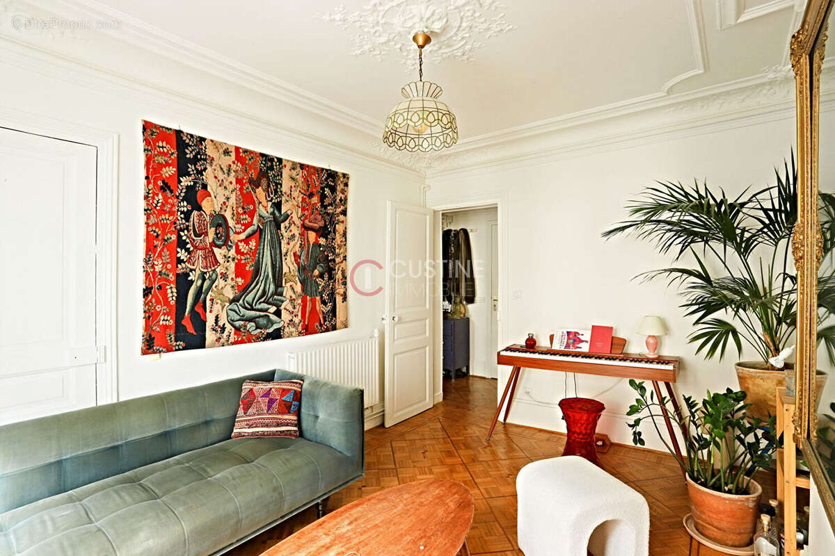 Appartement à PARIS-18E