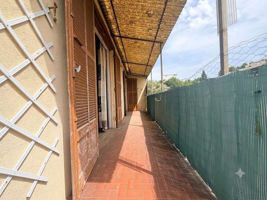 Cagnes-sur-mer - propriété de 2 maisons - terrain plat de 2 400 m² - photo 32