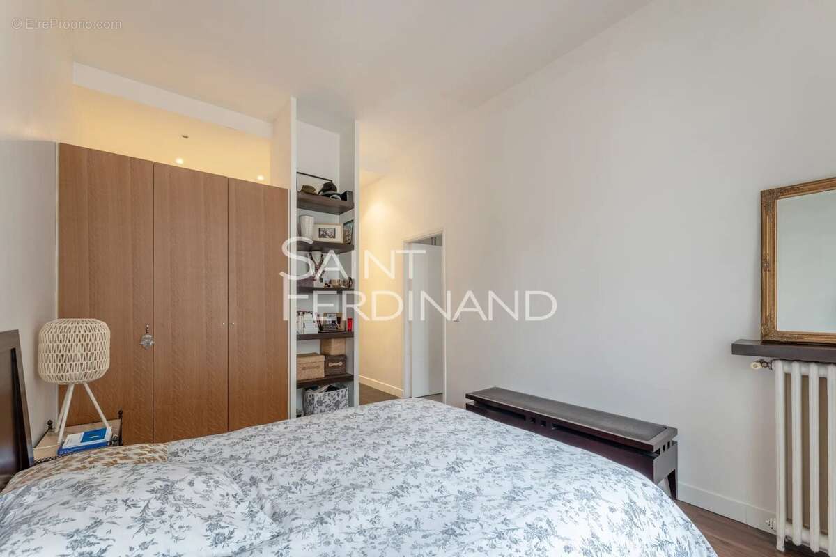 Appartement à PARIS-17E