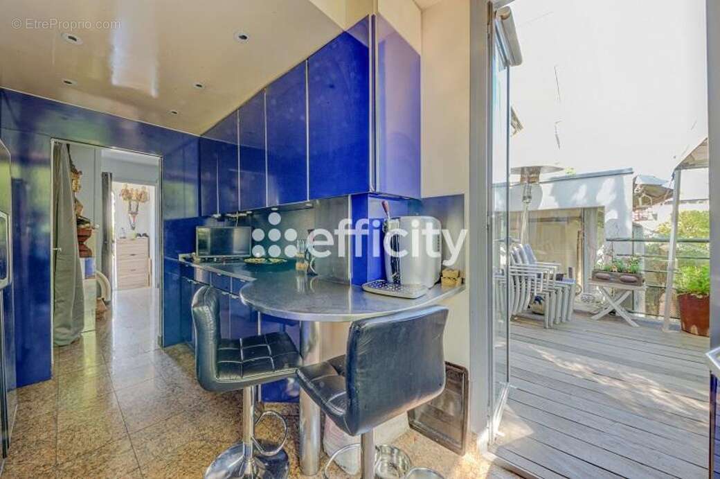 Maison à ISSY-LES-MOULINEAUX