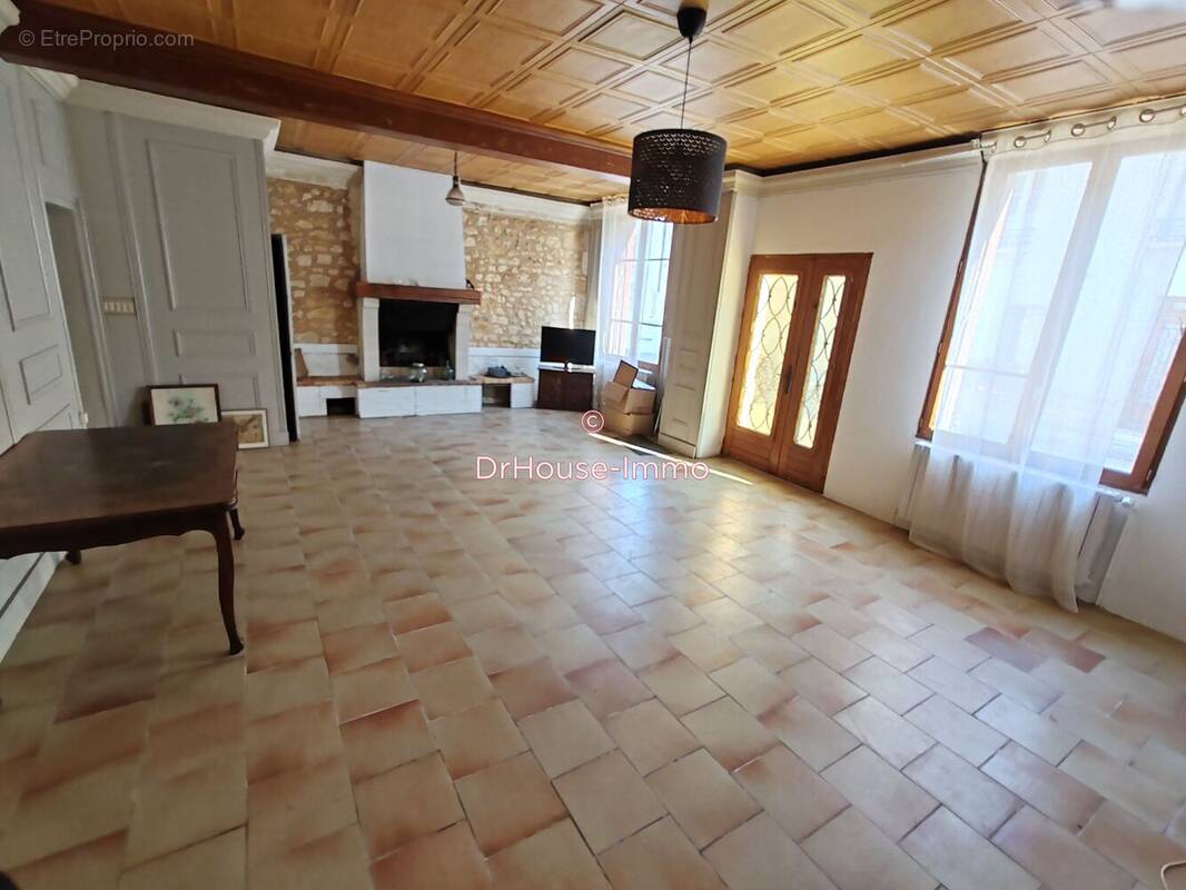 Maison à TOURNON-SAINT-MARTIN