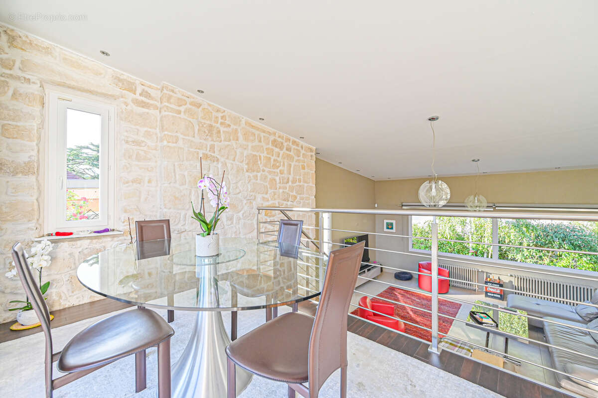 Maison à SAINT-MAUR-DES-FOSSES