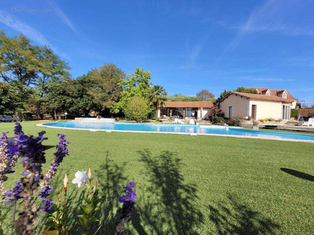 Maison à LISSAC-ET-MOURET