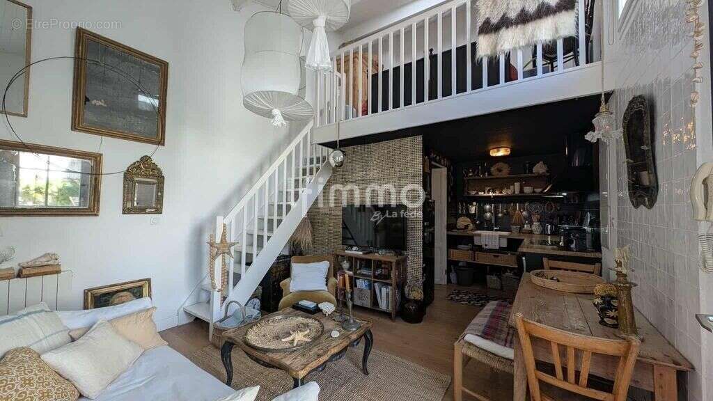 T1 avec mezzanine et piscine - photo 2