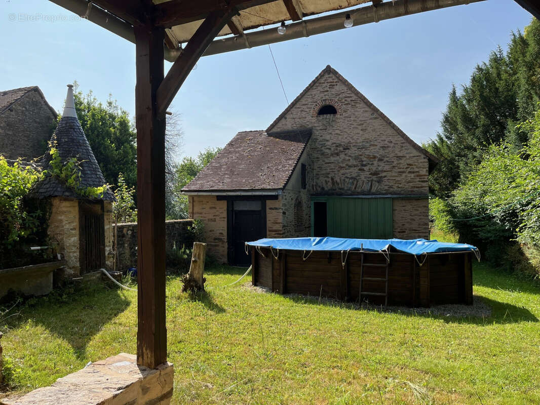 Maison à COUSSAC-BONNEVAL