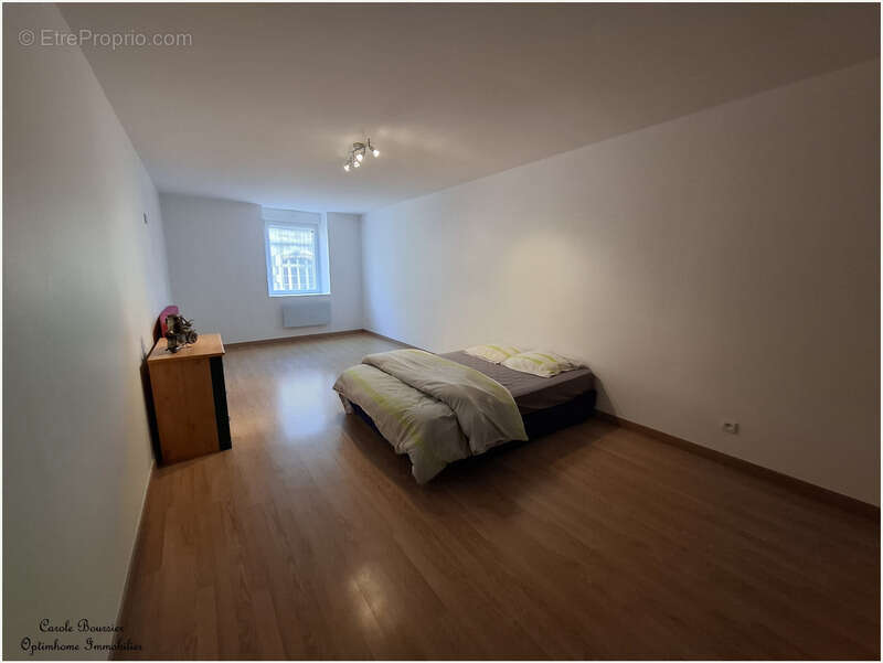 Maison à NEUFCHATEAU