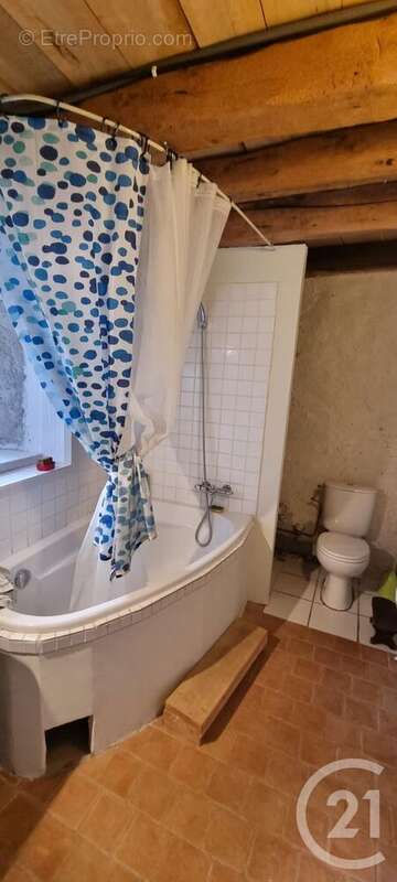 Maison à SAINT-SANTIN-CANTALES