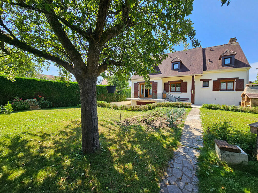 Maison à MAGNY-LES-HAMEAUX
