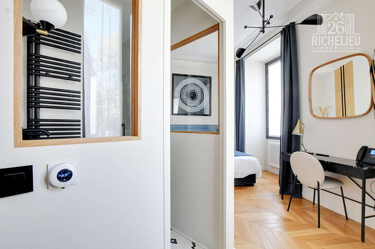 Appartement à PARIS-17E