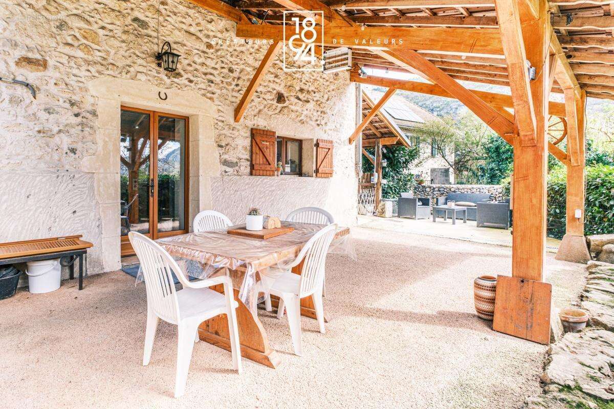 Maison à VIRIGNIN