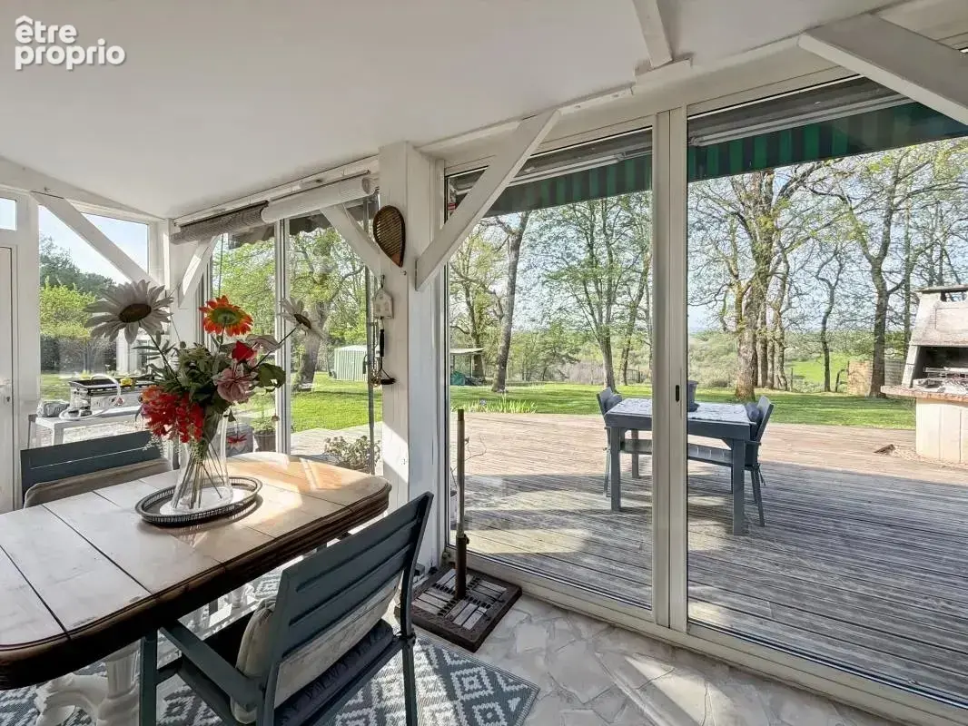  Ensemble immobilier avec maison périgourdine et deux gîtes – Vue panoramique – Terrain 4 091 m²  - photo 7