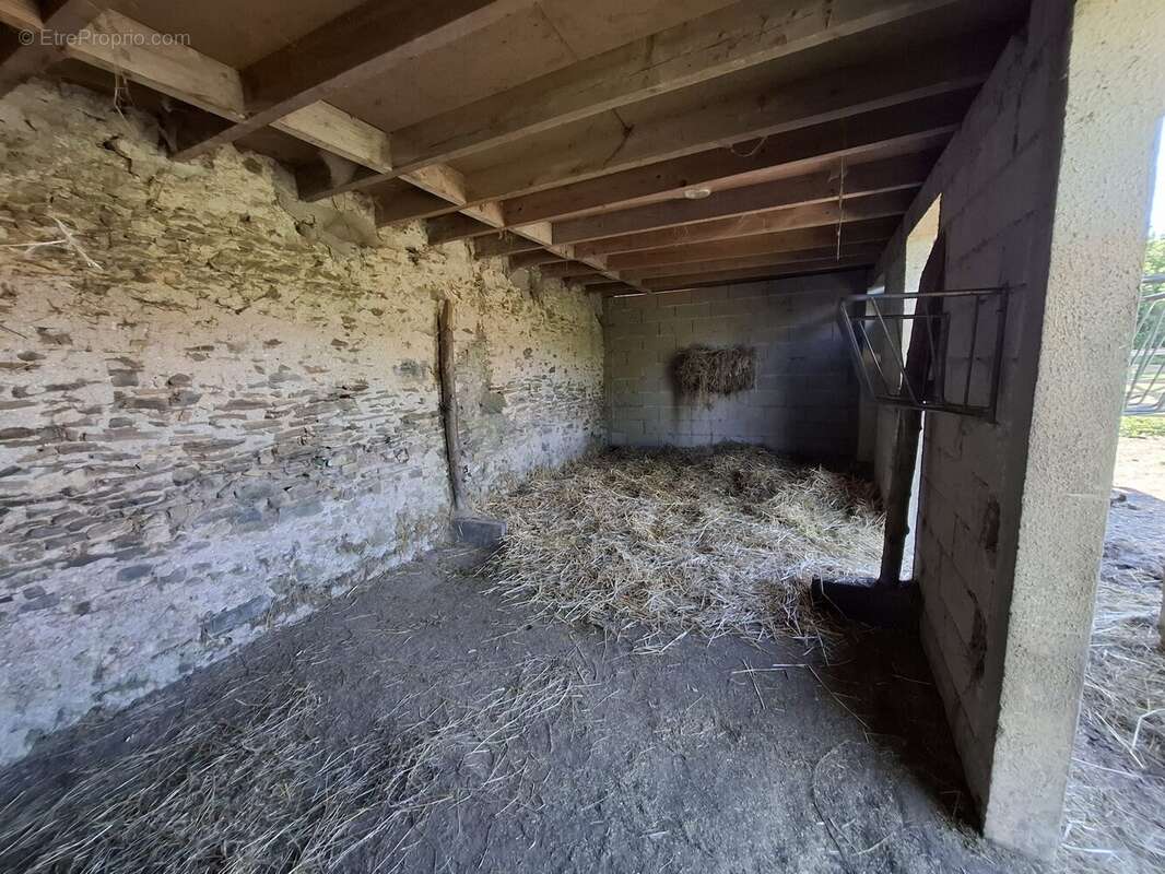 Maison à SAINT-PIERRE-SUR-ORTHE