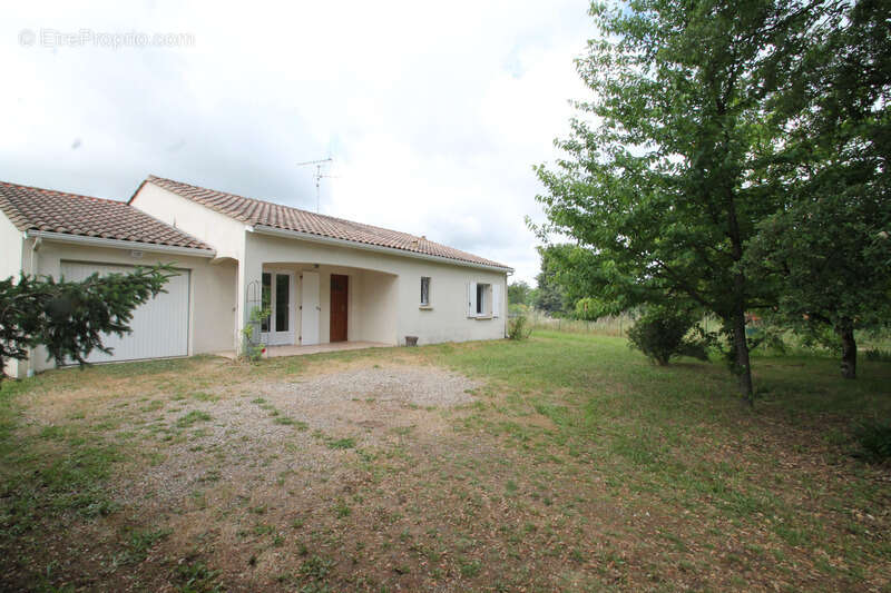 Maison à LAMOTHE-LANDERRON