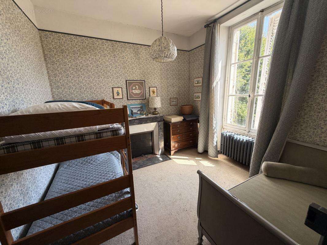 A moins de 2 heures de Paris, Ancien Presbytère de Coulonges-les-Sablons – Propriété de caractère sur un parc de 7 500 m² - photo 13
