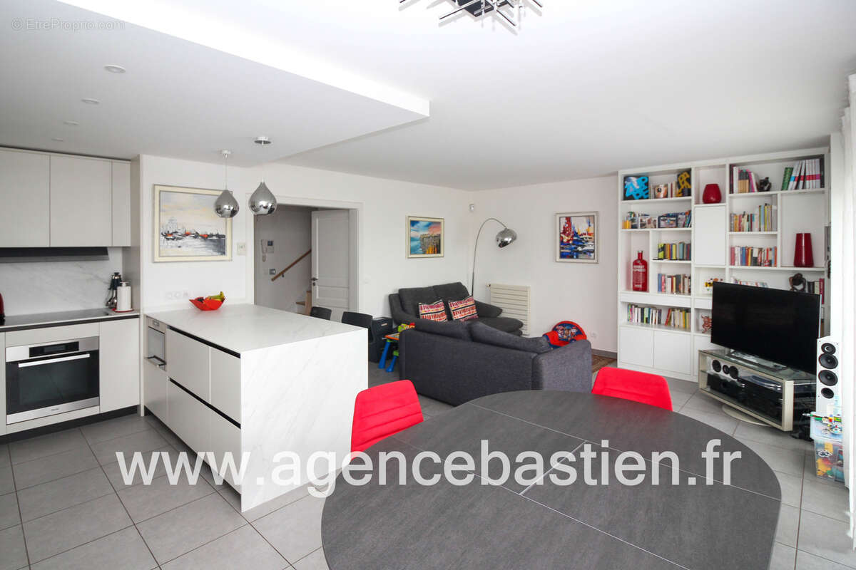 Appartement à DIVONNE-LES-BAINS