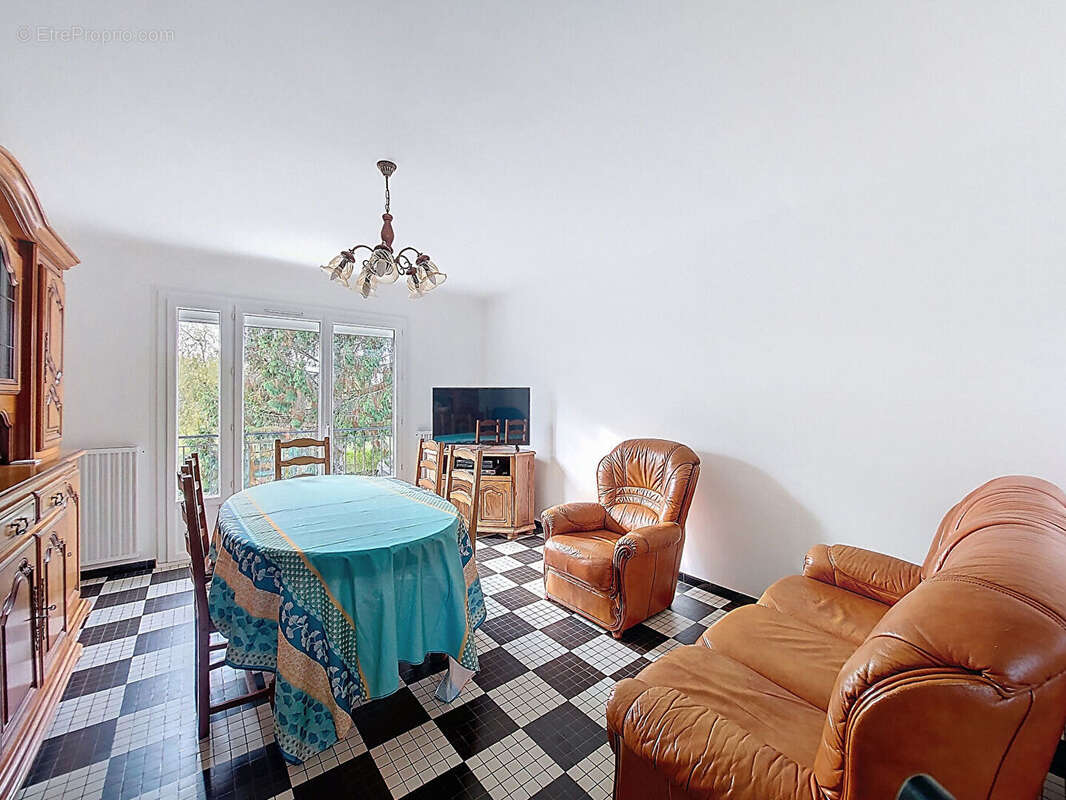 Maison à SAINTE-LUCE-SUR-LOIRE