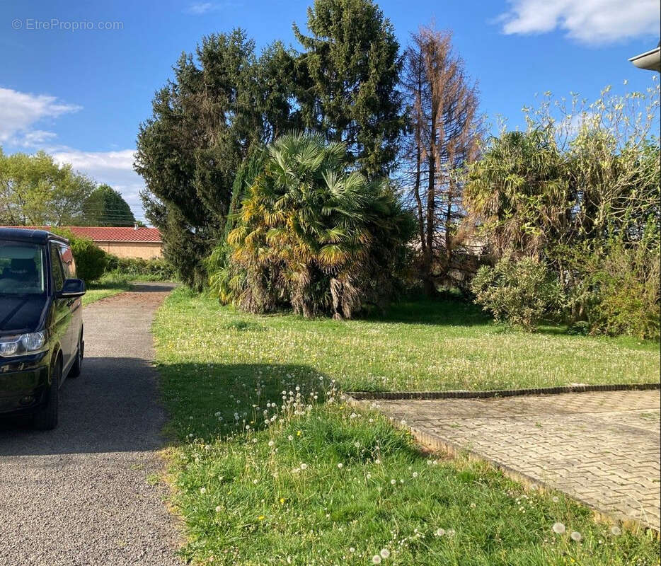 Maison à SERRES-CASTET