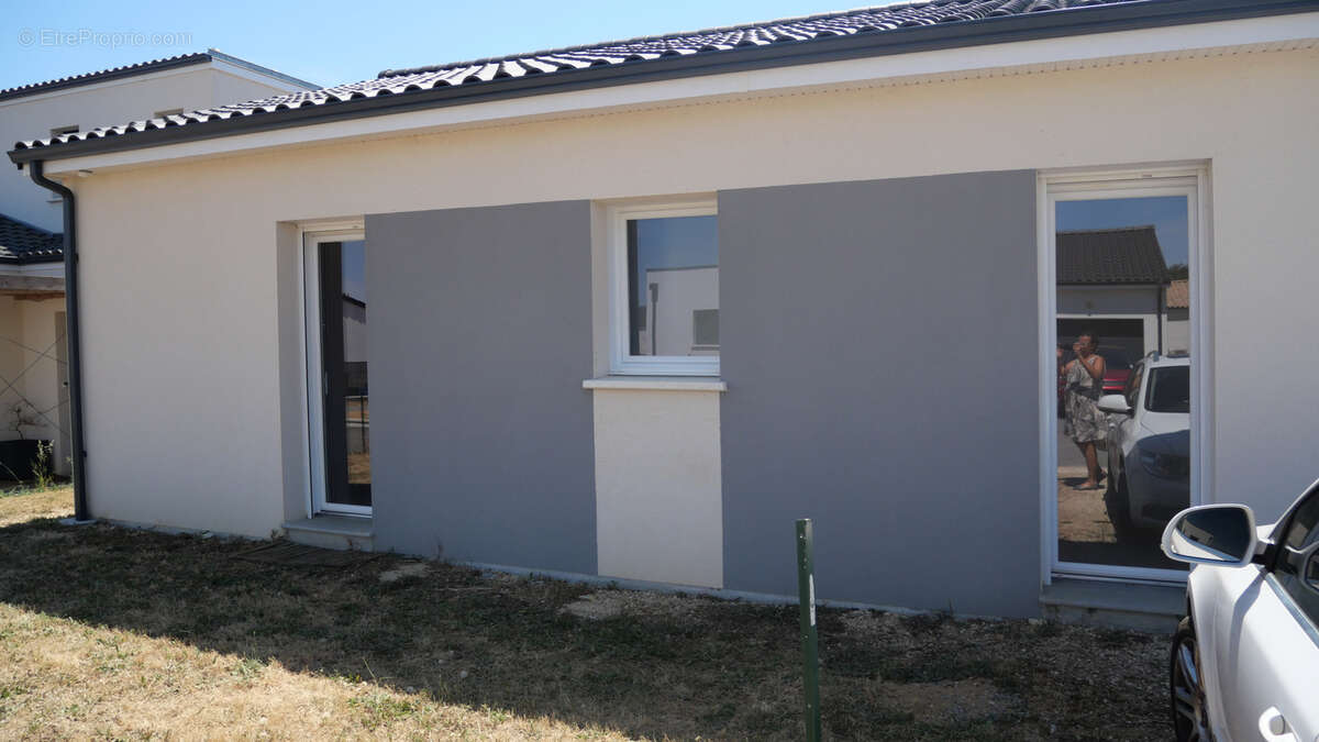 Maison à LIGUGE