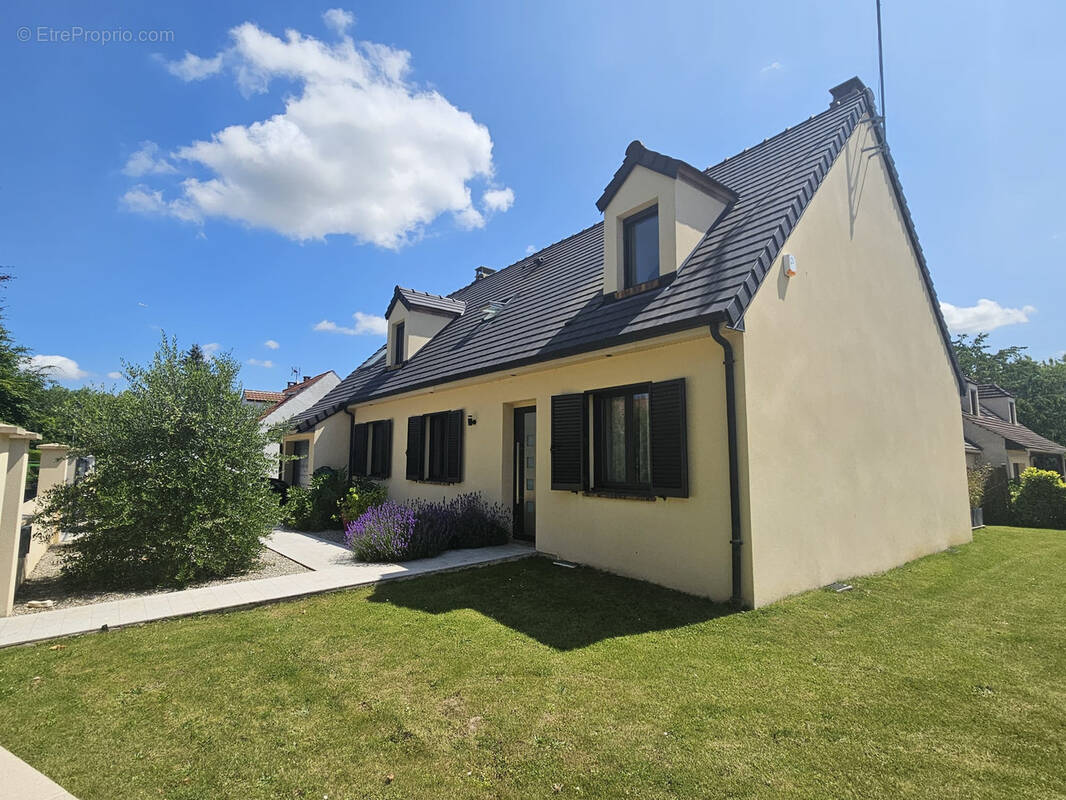 Maison à CLAYE-SOUILLY