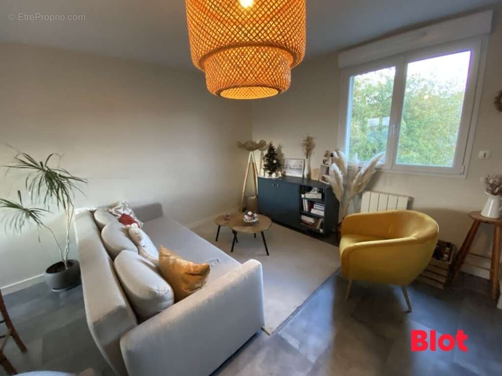 Appartement à JANZE