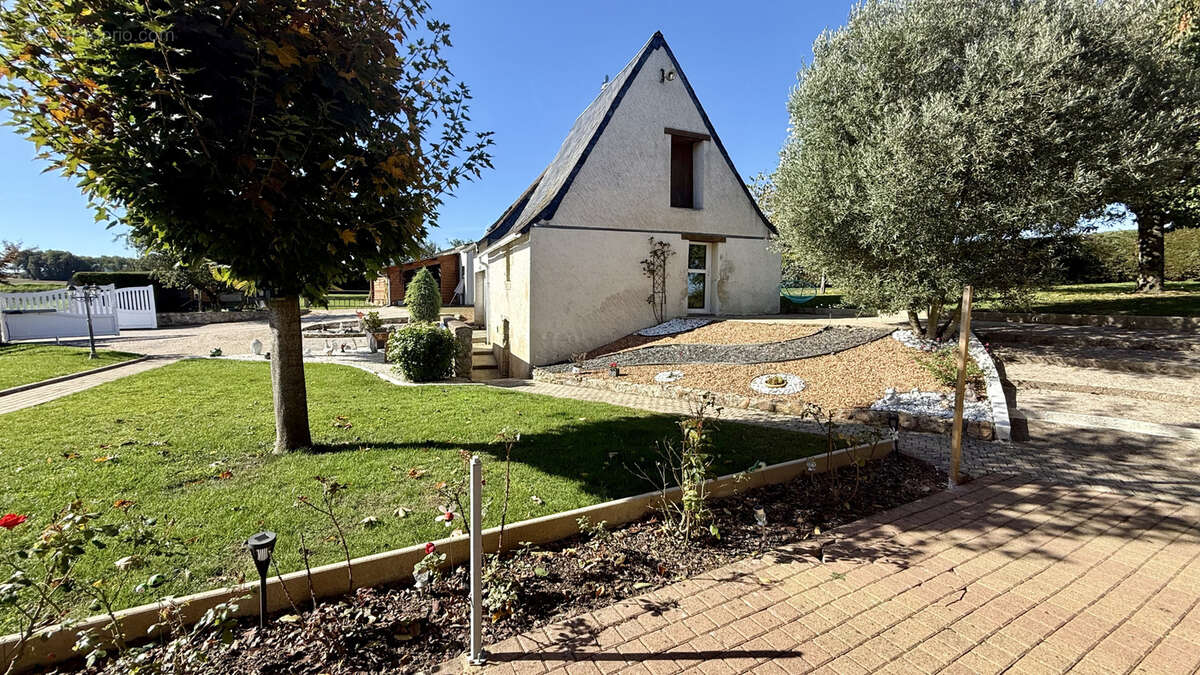 Maison à ROUZIERS-DE-TOURAINE