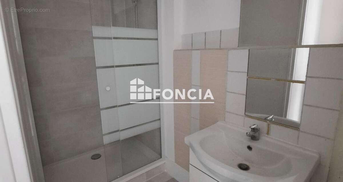 Appartement à SAINT-ETIENNE-DU-ROUVRAY