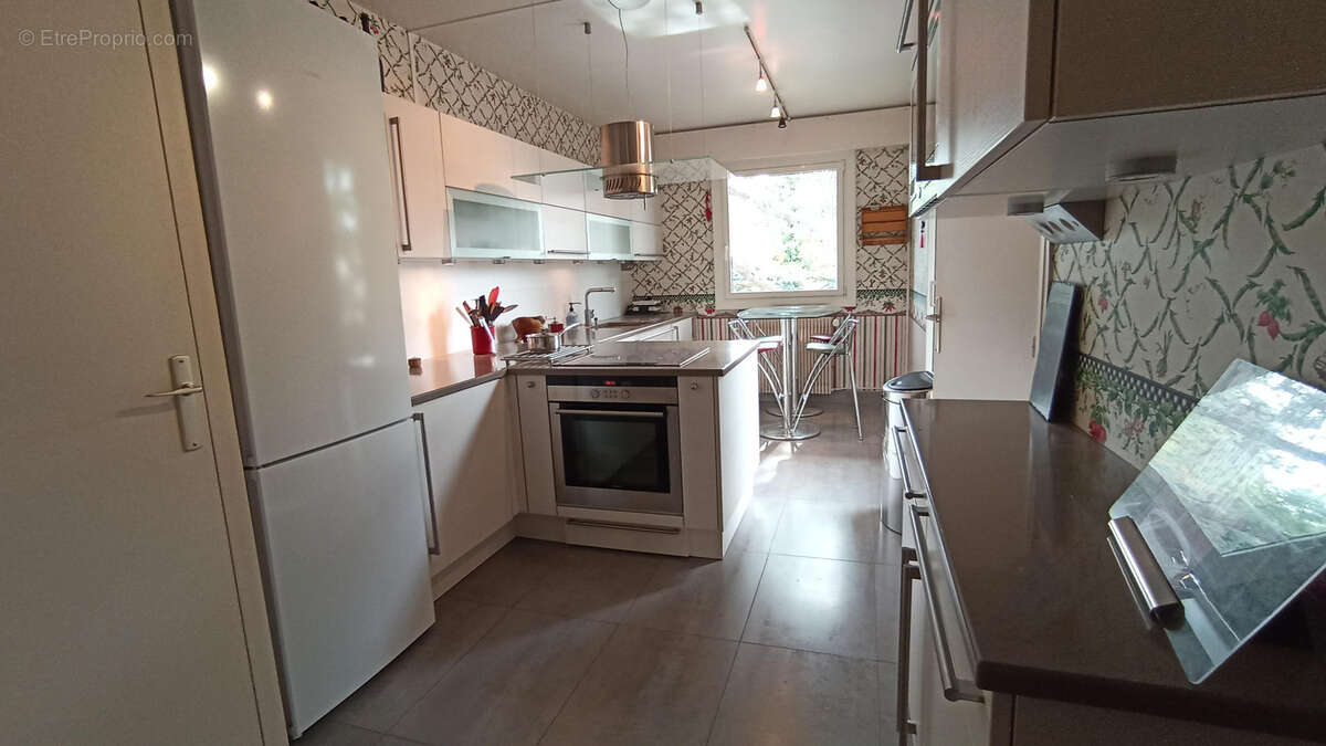 Appartement à VILLE-D&#039;AVRAY