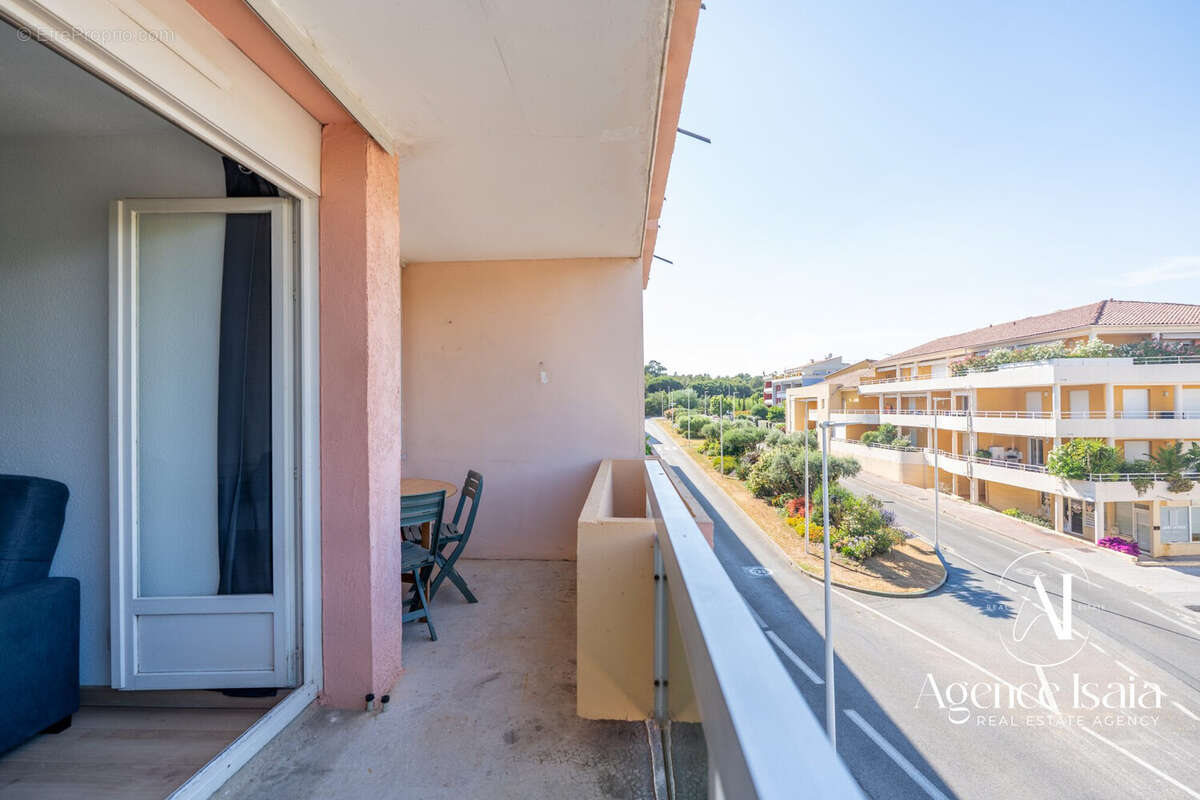 Appartement à BORMES-LES-MIMOSAS