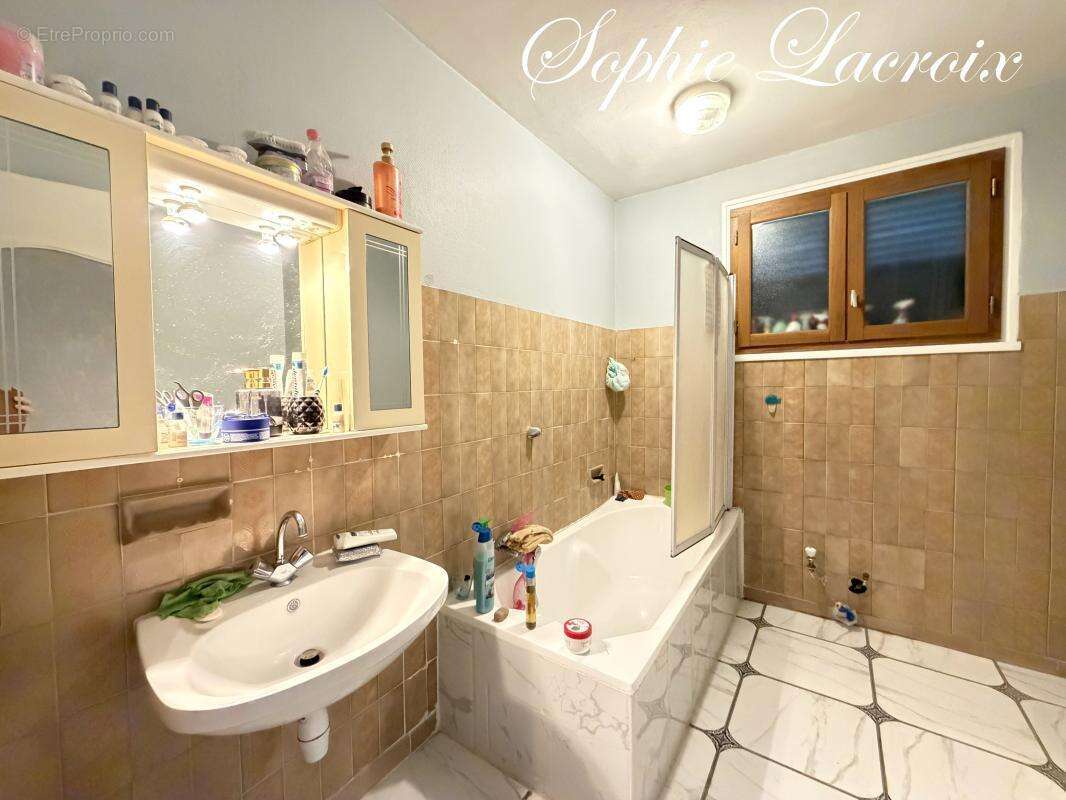 Maison à SALAISE-SUR-SANNE