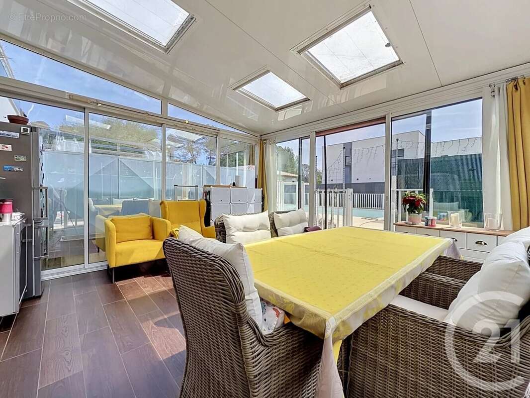 Appartement à MOUGINS