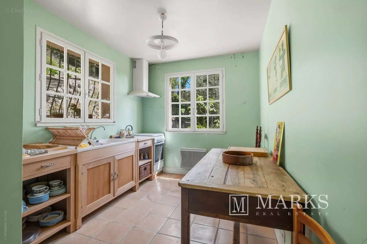 Maison à EZE