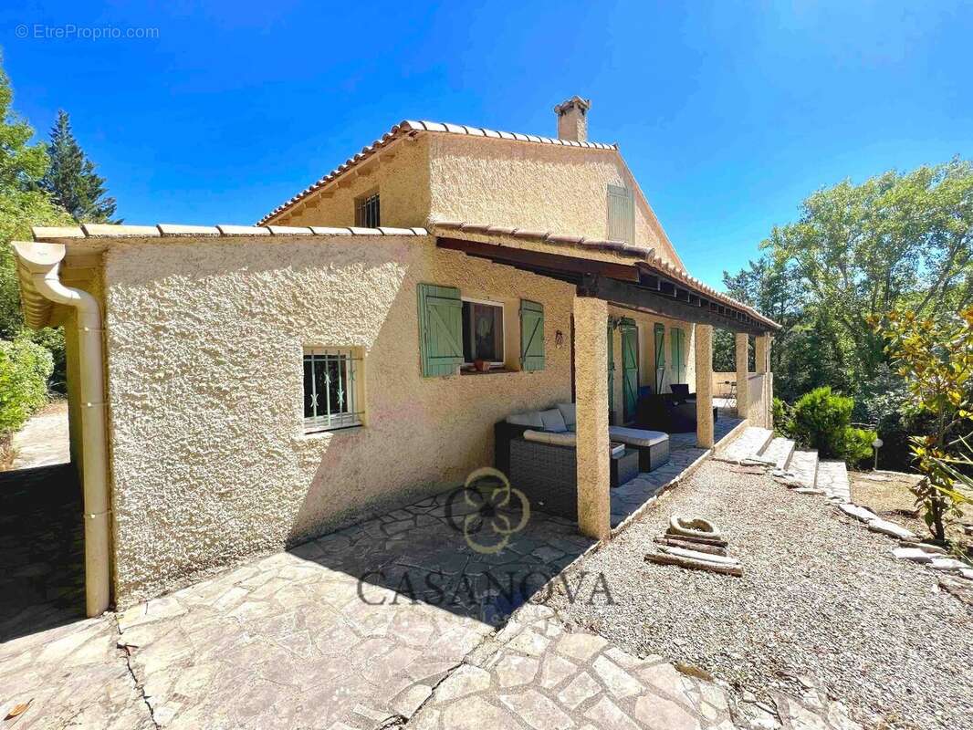 Maison à POUJOLS