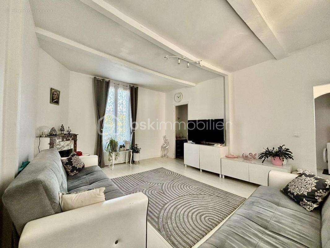 Maison à STAINS