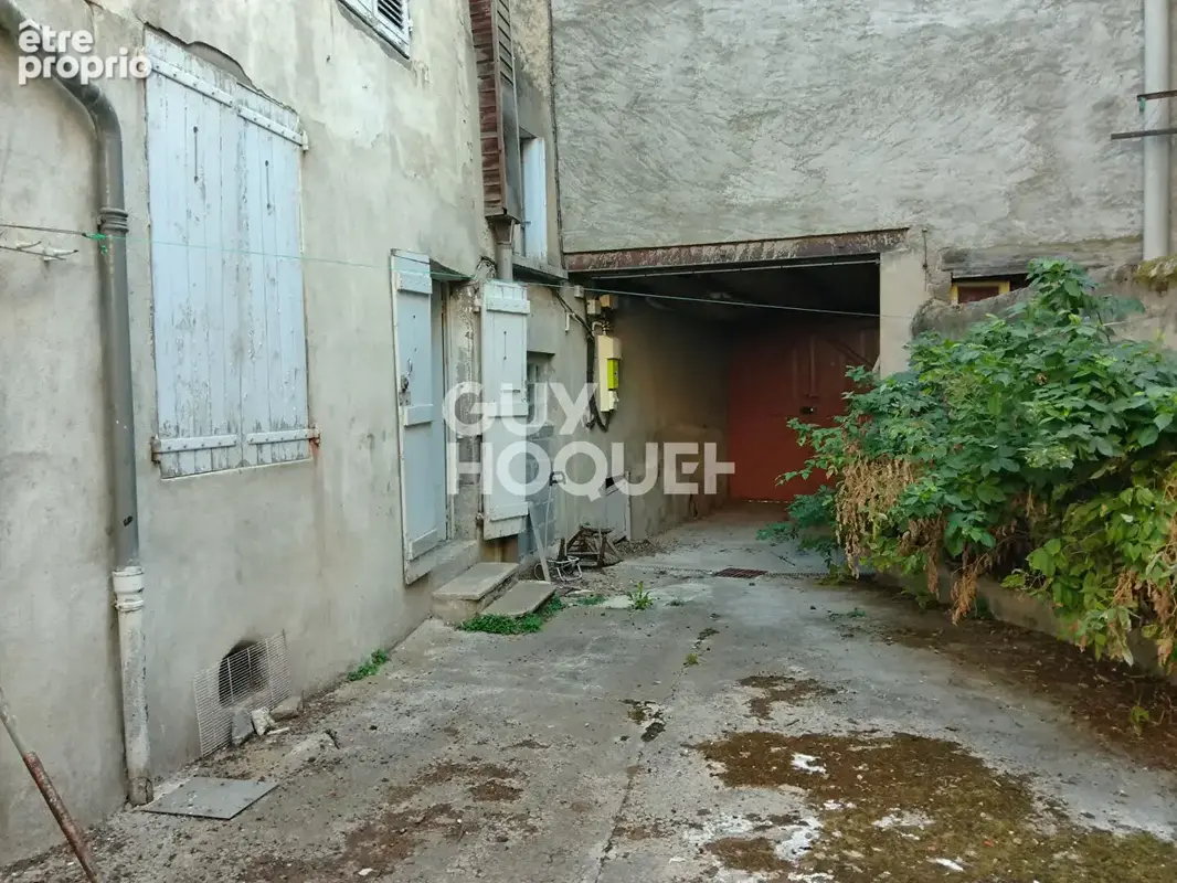 Maison de ville avec cour et dépendances - photo 14