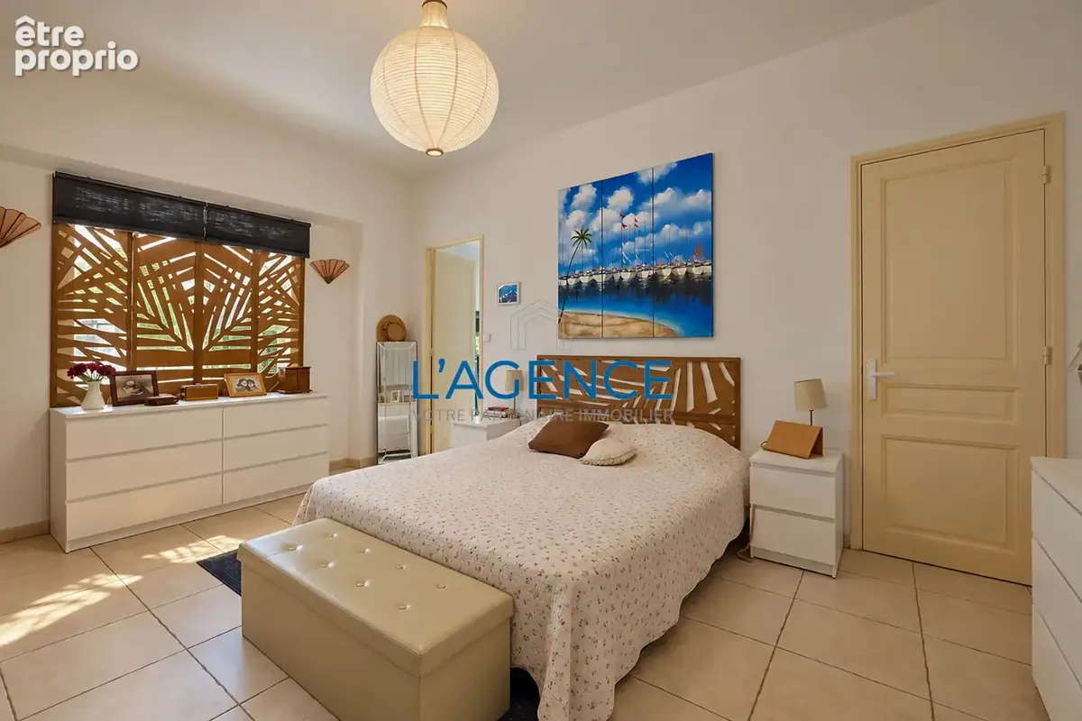 VILLA DE PLAIN PIED de 150 m2 avec jardin de 633 m2 en face de la mer . - photo 12