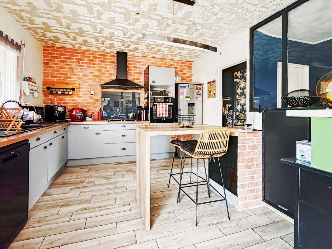 Maison à CHANTELOUP-LES-BOIS