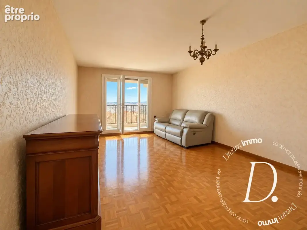 Appartement 2 pièces 71 m² à vendre à Marseille-6e (13006) - photo 3