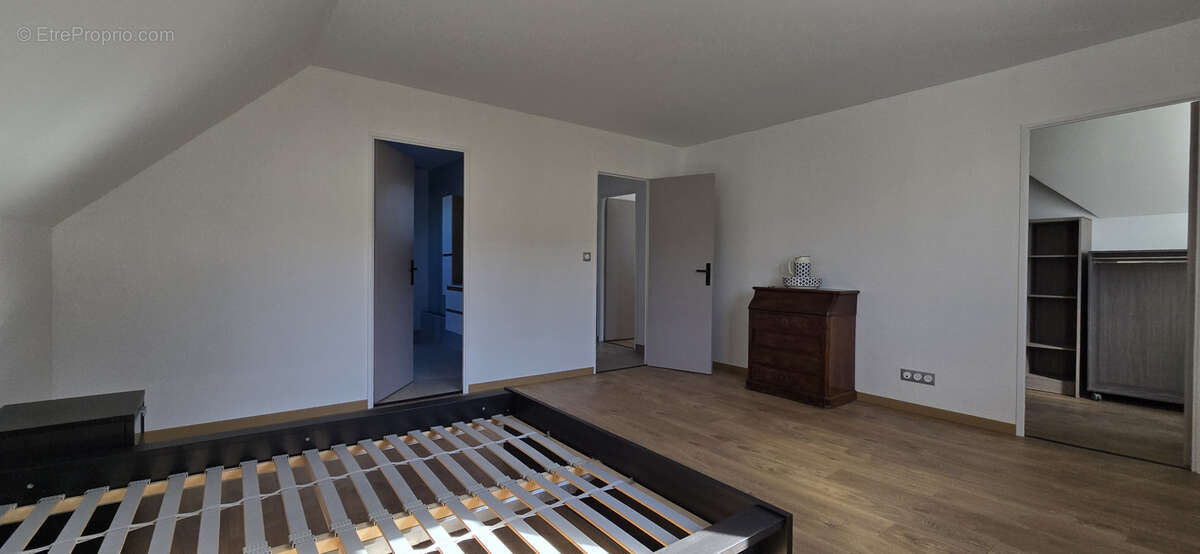 Maison à PERIGNAT-LES-SARLIEVE