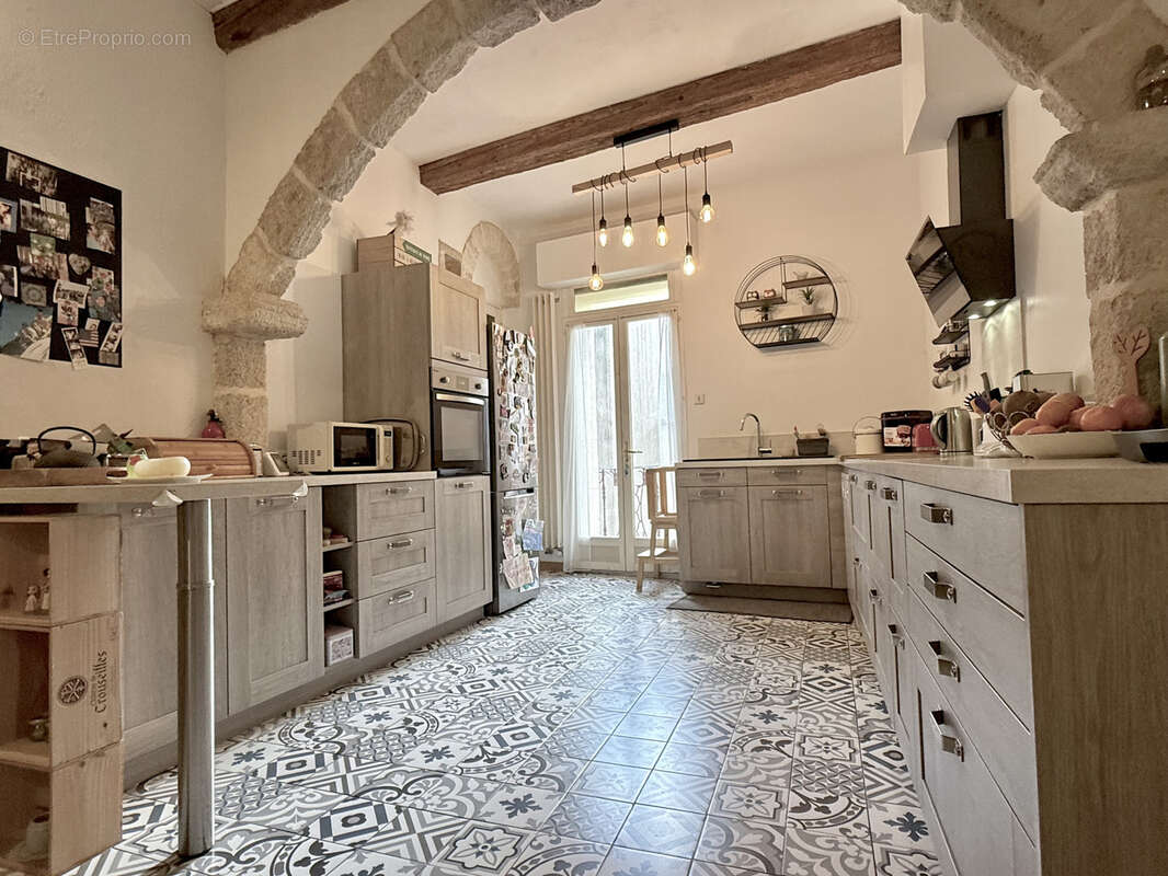 Maison de village avec garage, studio et un extérieur de 75 m2 - photo 3