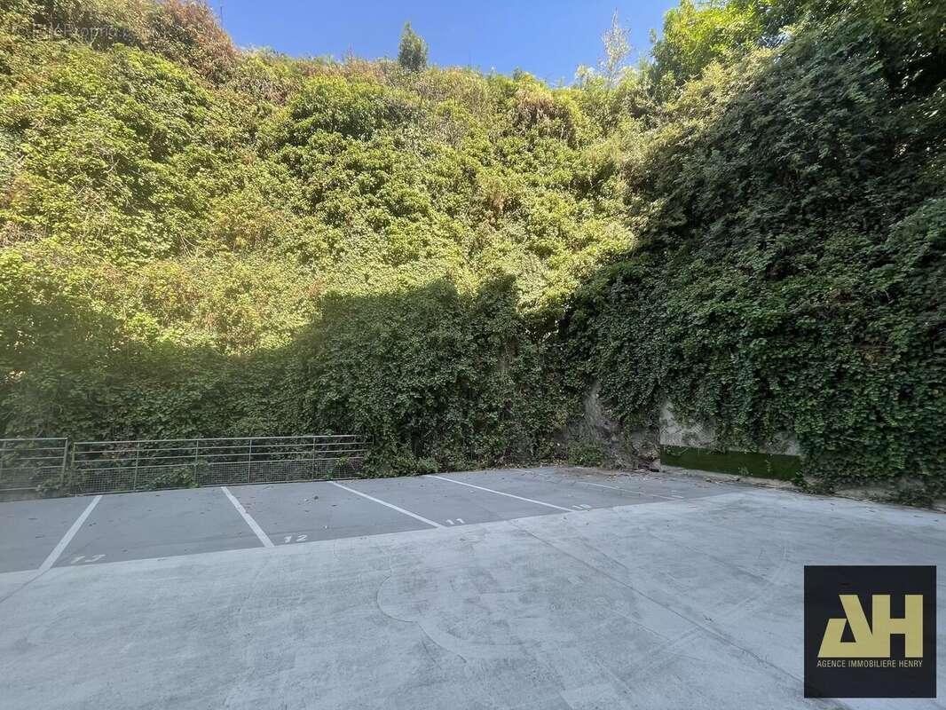 Exclusivité – appartement d'exception - vue mer panoramique - ascenseur privatif - 5 chambres - parkings - photo 16