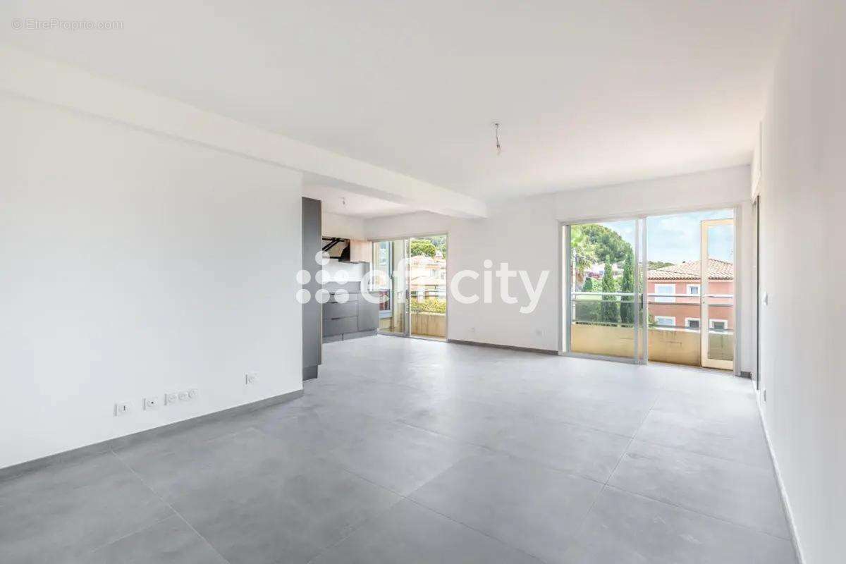 Appartement à SANARY-SUR-MER