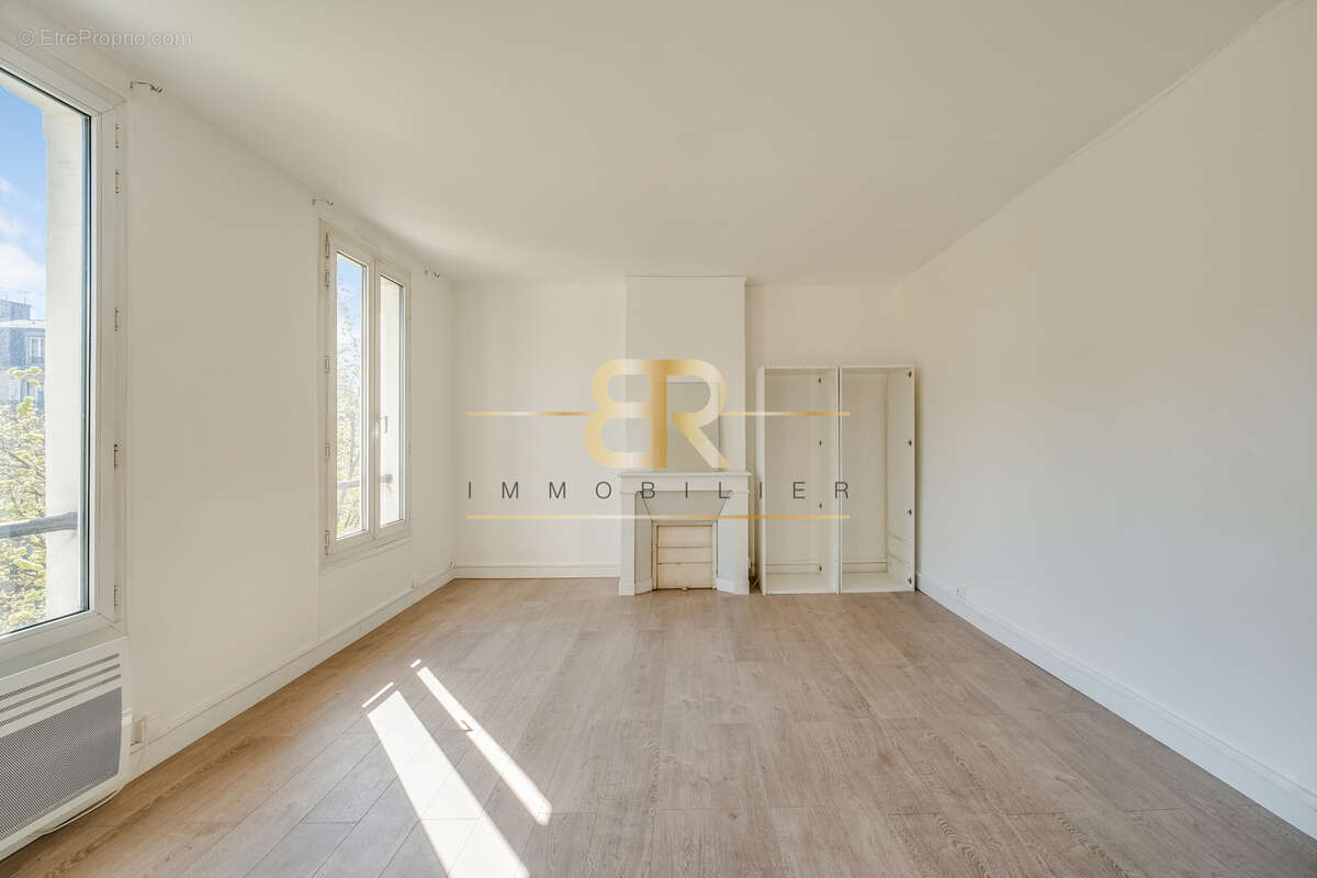 Appartement à PARIS-17E