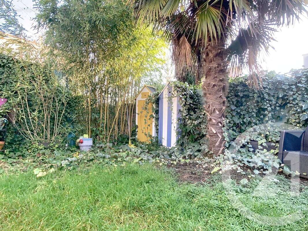 Photo 3 - Commerce à THIAIS