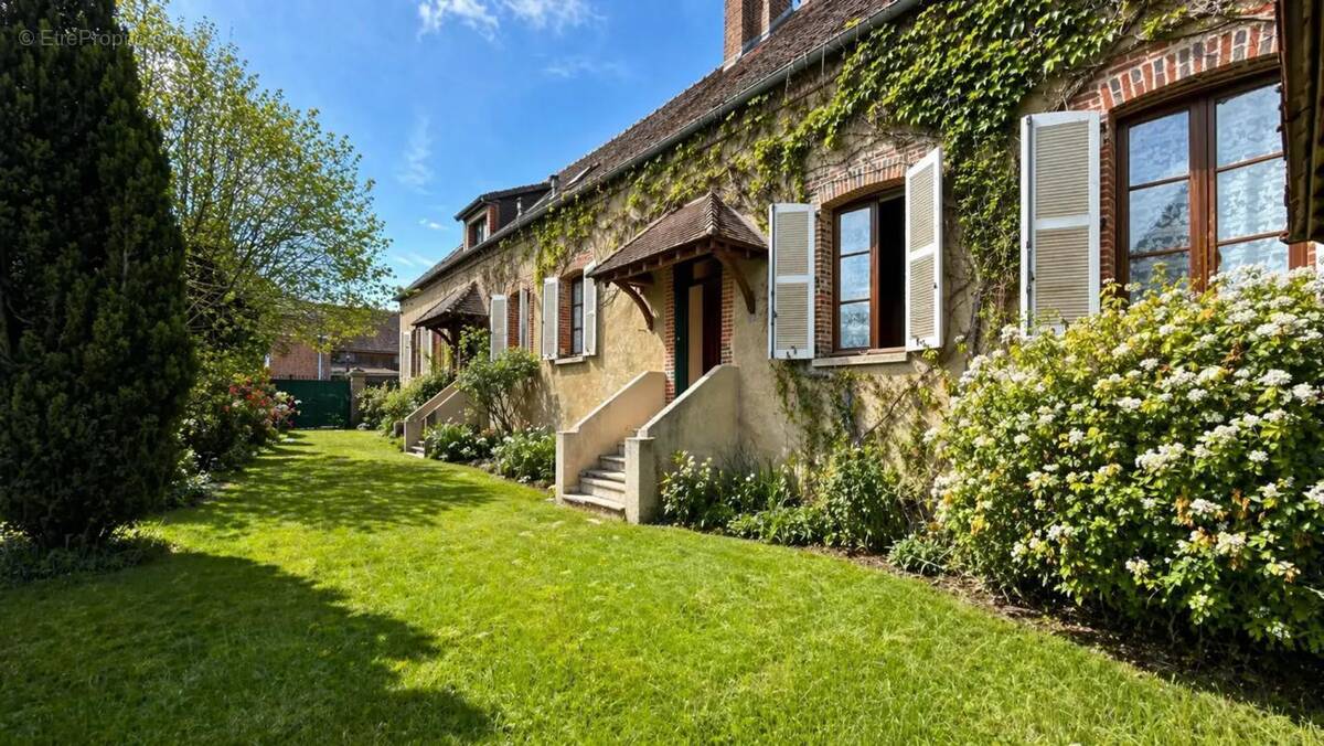 Maison à SAINT-BENOIST-SUR-VANNE