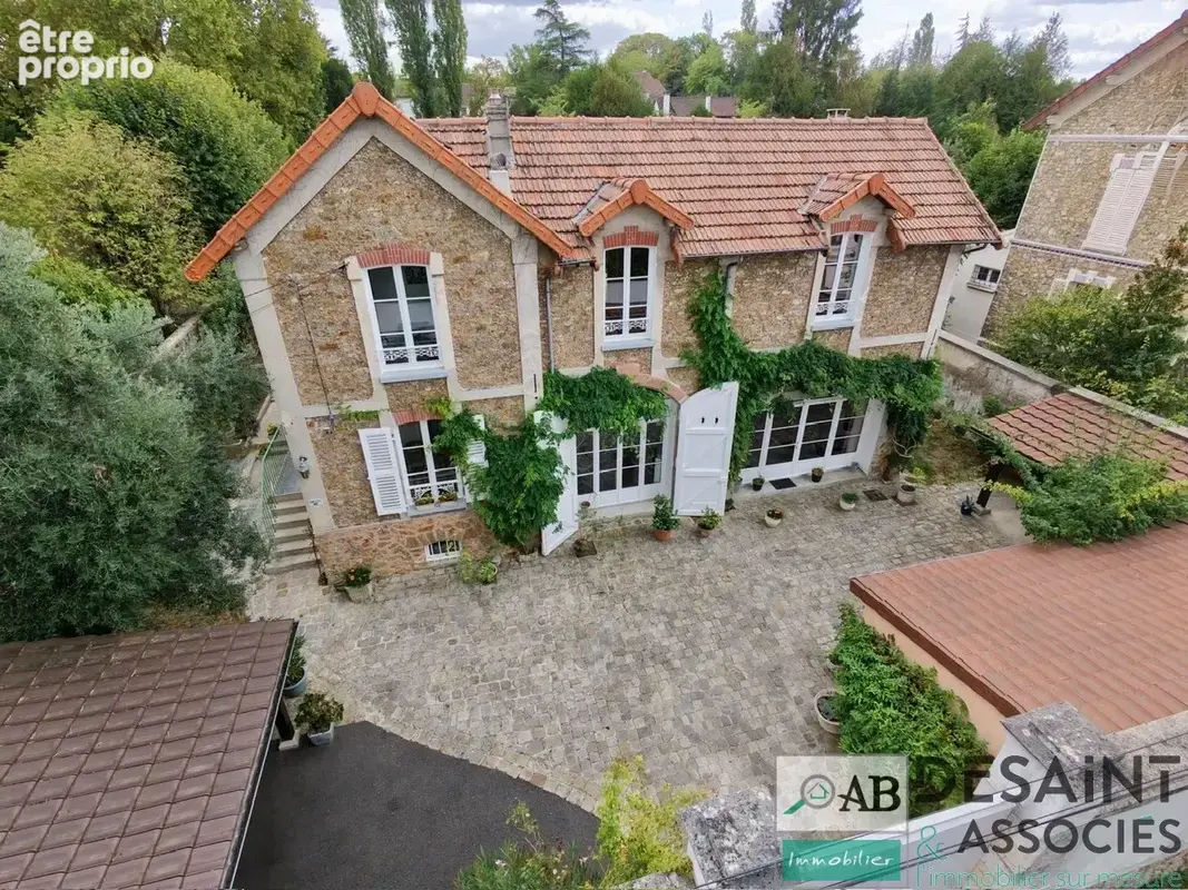 A vendre à Lagny sur Marne propriété de caractère quartier Saint Laurent. - photo 24