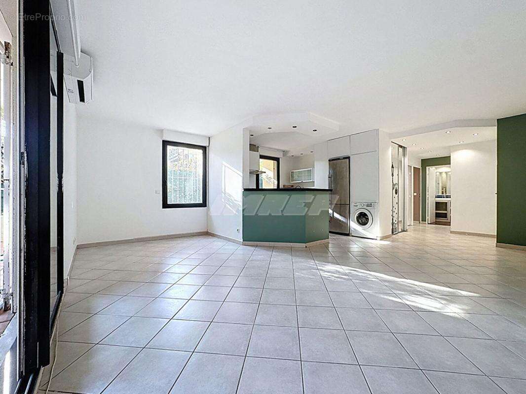 Appartement à MARSEILLE-9E