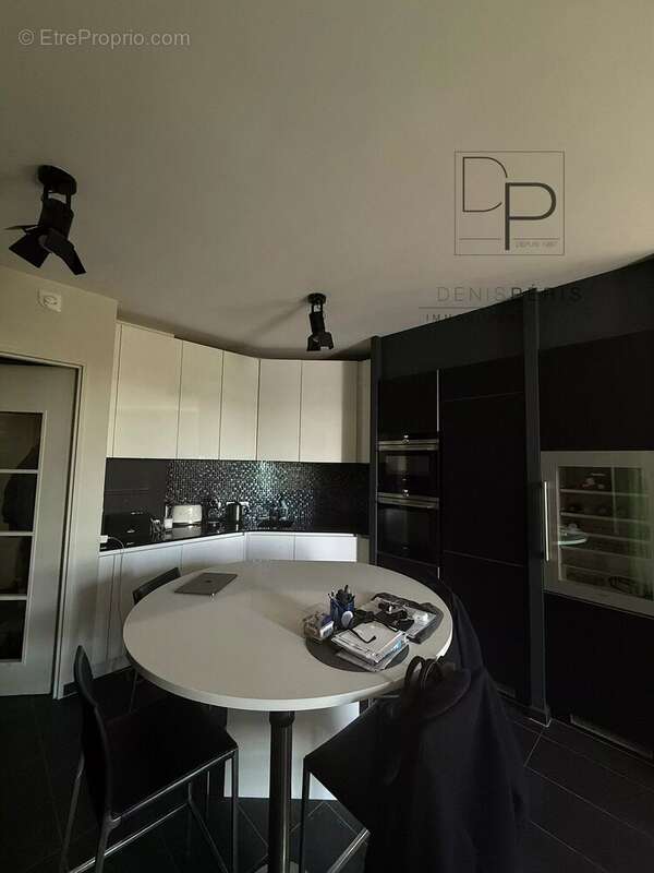 T2 Paris 4 (53,4 m²) – Balcon, vue Seine, parking - photo 4