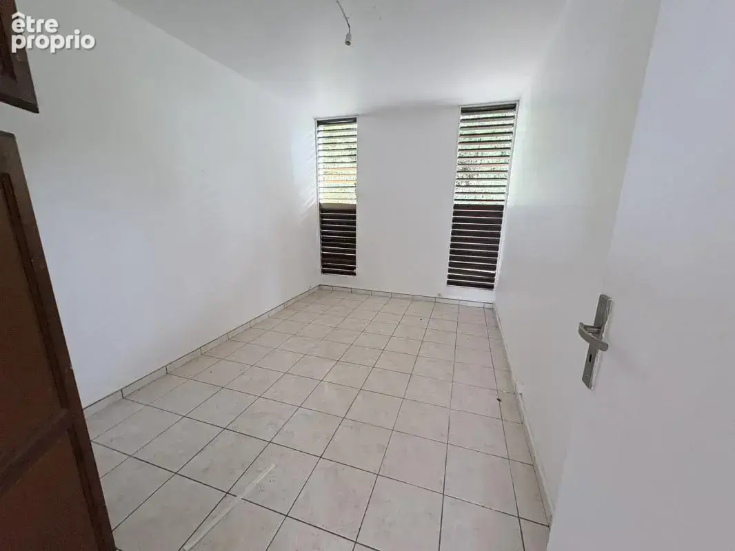 A VENDRE : Appartement T4 aux Abymes (97139) - photo 11