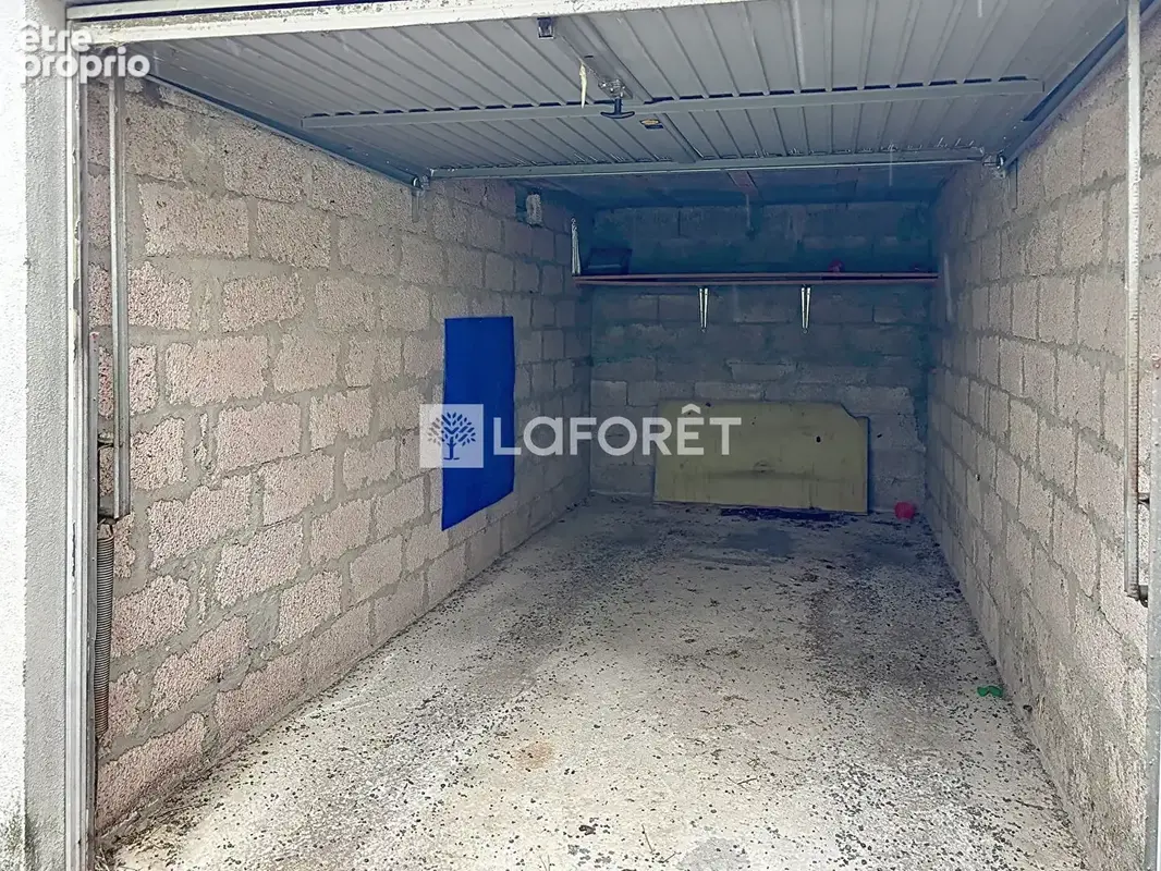 Appartement Vals Pres Le Puy 4 pièce(s) 80 m2 / GARAGE / BALCON / CAVE - photo 13